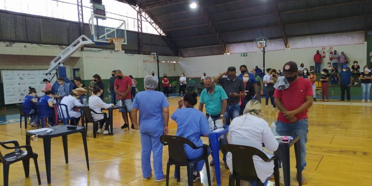 Dose de reforço da vacina contra a Covid-19 será retomada nesta quarta-feira