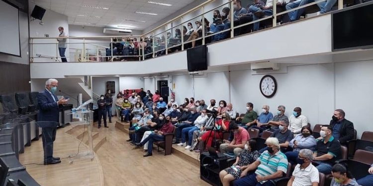 Campo Mourão: Rubens Bueno, Douglas Fabrício e Tauillo Tezelli prestam contas e discutem projetos