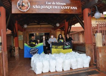 Grupos de ciclistas produzem fraldas para o Lar de Idosos