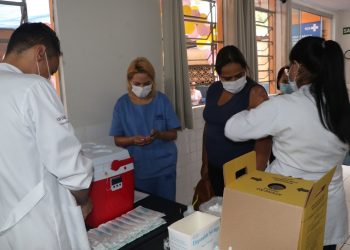 10 UBS vão atender até as 20 horas para vacina contra gripe nesta quarta-feira