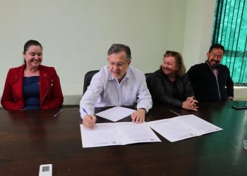 Renovado contrato com artesãos para uso de espaço no Mercadão Municipal