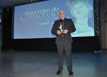Guerreiro do Comércio foi homenageado pela Acicam