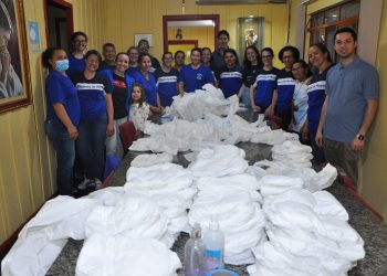 Cenáculo com Maria: Grupo religioso na Casa das Fraldas