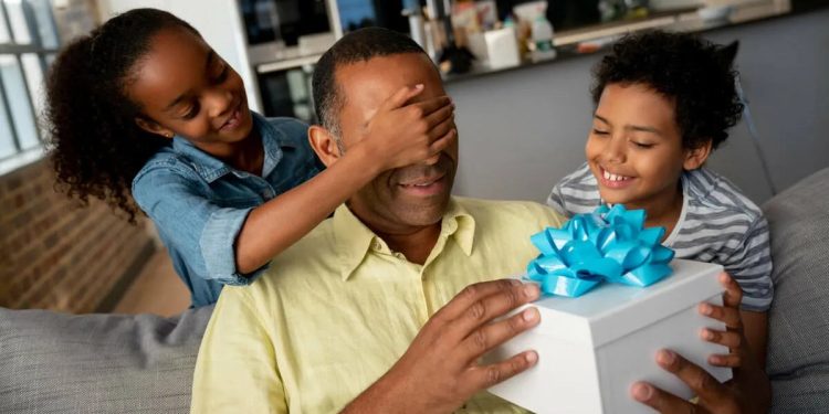 Campo Mourão: Campanha do Dia dos Pais tem a participação de mais de 180 lojas