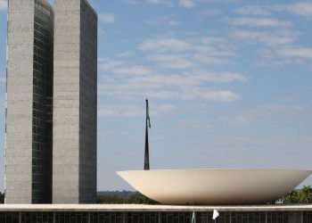 Quase 90% dos deputados federais tentam reeleição este ano