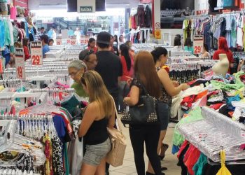 Mais um sábado com lojas abertas em horário especial