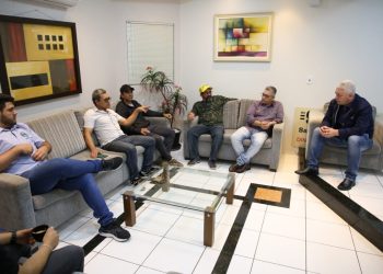 Douglas Fabrício visita municípios agradecendo votações