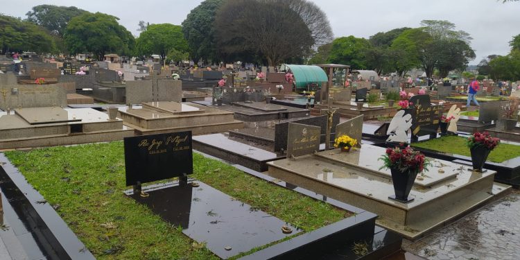 Limpeza de túmulos no Cemitério está liberada até nesta terça-feira, dia 1º