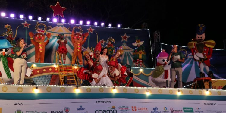 Mesmo com chuva espetáculos de Natal serão realizados em Campo Mourão