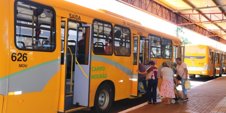 Oito novos ônibus renovam frota do transporte coletivo de Campo Mourão