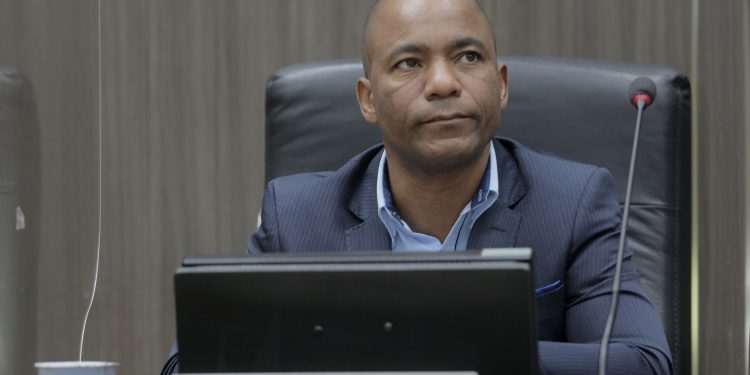 Tio Leco sugere a instalação de semáforo próximo a UPA