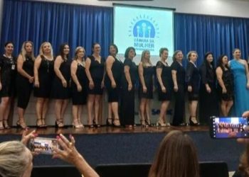 Muitas lideranças na posse da nova diretoria da Cmeg/Campo Mourão