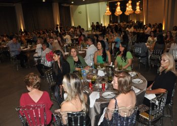 Câmara da Mulher homenageou mulheres em noite de reconhecimento e gratidão