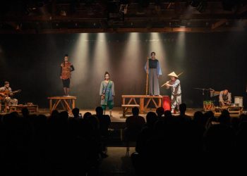 “Eleonora ou A corrida pelo fim”, em cartaz no Teatro de Campo Mourão