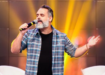 Música “Obrigado Mãe” é trilha sonora em homenagem ao dia das mães.