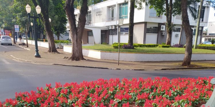 Município vai contratar servidores temporários em 18 áreas
