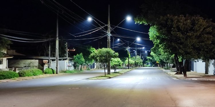 Área central e alguns bairros já estão com iluminação de LED