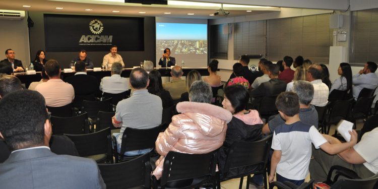 Pauta de eventos e parcerias marcou a reunião da Acicam