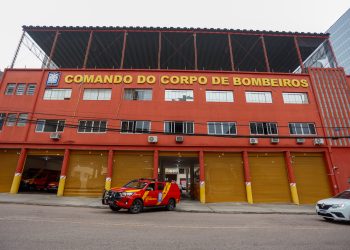 Corpo de Bombeiros do Paraná recebe doações para moradores do Rio Grande do Sul