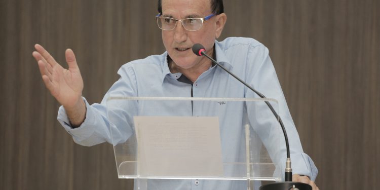 Olivino Custódio pede R$ 100 mil ao governo do estado para reformas em CMEI