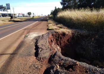 Novo bueiro vai solucionar ponto de erosão em rodovia estadual de Campo Mourão