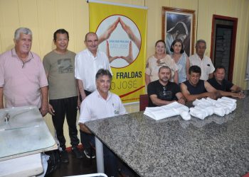 Há 14 anos grupo presta serviço voluntário na Casa das Fraldas