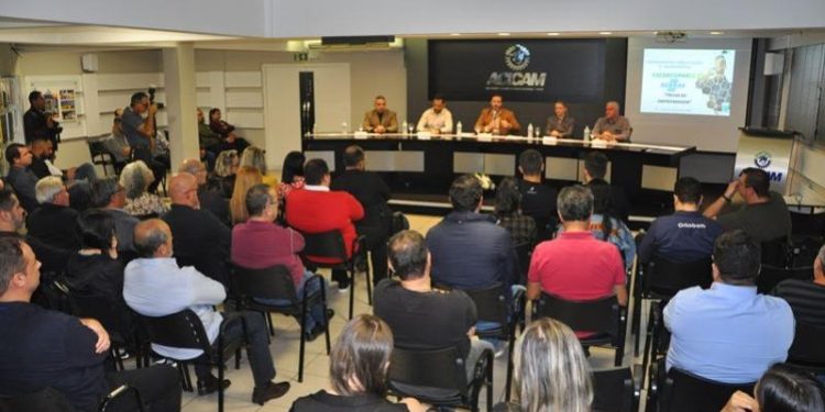 Acicam realiza a última reunião mensal de 2023