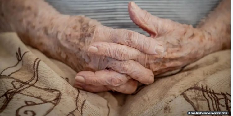 Brasileiros centenários: envelhecimento acelerado desafia o país