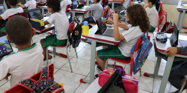 Educação encerra o ano com redução expressiva na lista de espera por vagas
