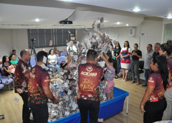 Cidade Natal: Ganhadora do carro sorteado pela Acicam é cliente do Posto Andrade