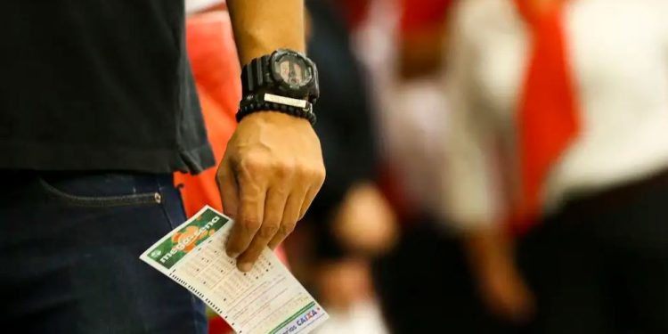 Mega-Sena acumula novamente e prêmio chega a R$ 120 milhões