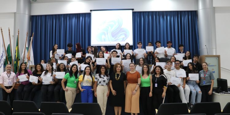 Jovens atendidos pelo CIP concluem curso no Senac