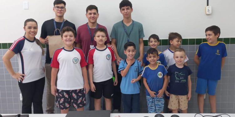 Alunos de altas habilidades têm aula sobre jogos eletrônicos