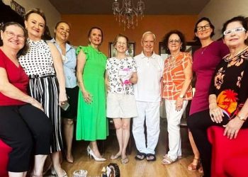 Homenagem da Cmeg a professora Dircélia Teixeira