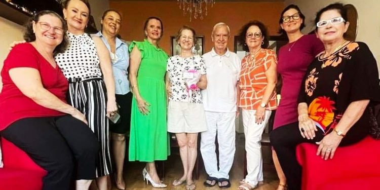 Homenagem da Cmeg a professora Dircélia Teixeira