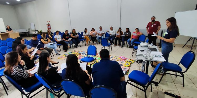 Conselhos de alimentação escolar passam por treinamento em Campo Mourão