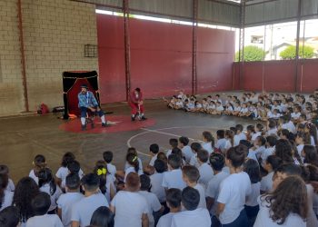 Festival de Circo encanta alunos. Mostra oficial começa dia 14