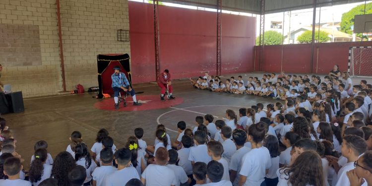 Festival de Circo encanta alunos. Mostra oficial começa dia 14