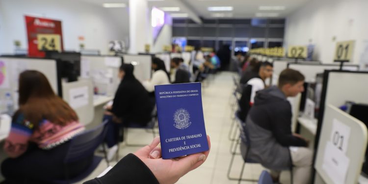 Campo Mourão terá Feira do 1º Emprego dia 23 de maio