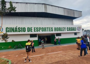Inauguradas reformas de ginásios de esportes nos bairros Santa Cruz e Aeroporto