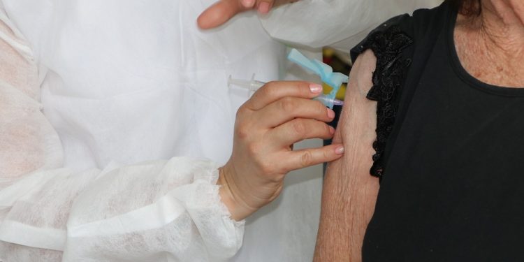 Vacinação contra Covid será retomada na próxima semana