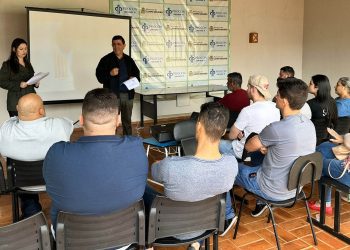 Procon apresenta reclamações de consumidores a donos de lanchonetes