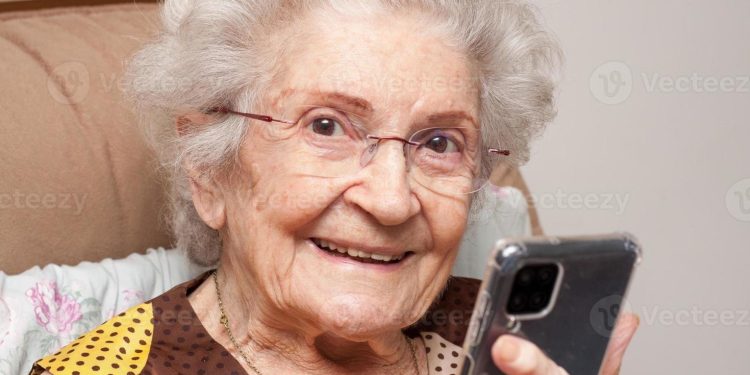 Licitações: De curso de smartphone para idosos a assento desportivo