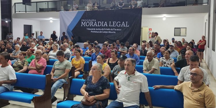 Programa Moradia Legal vai regularizar imóveis no Conjunto Habitacional Diamante Azul, em Campo Mourão