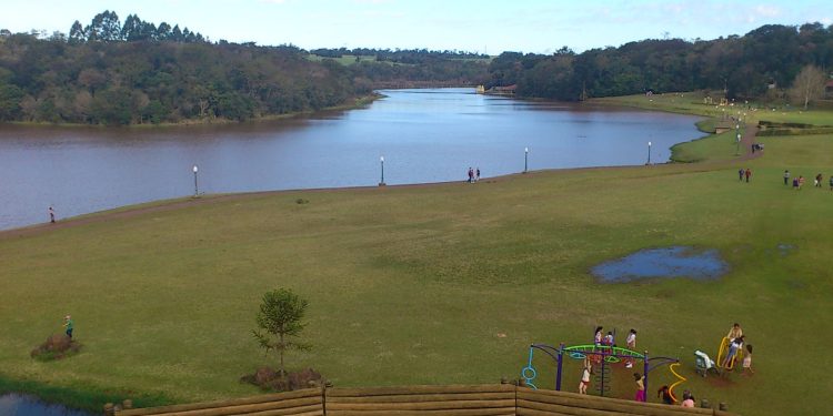 Playground em licitação para o Parque do Lago
