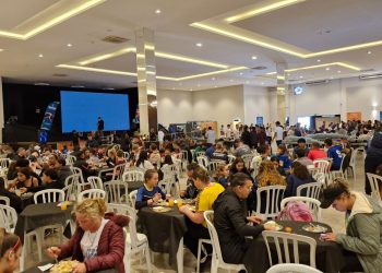 Mais de 5 mil refeições diárias são servidas aos participantes dos Jogos Escolares do Paraná em Campo Mourão