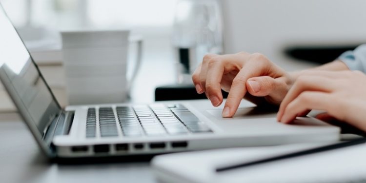 Campo Mourão: curso gratuito de assistente administrativo está com inscrições abertas