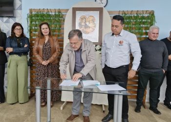 Assinada ordem de cessão de uso de imóvel para construção da nova sede do Lar dos Idosos em Campo Mourão