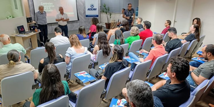 Associados da Acicam agora têm palestras e treinamentos gratuitos