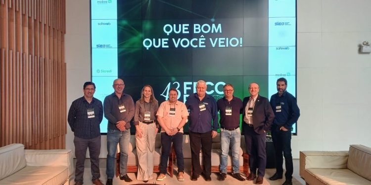 Contabilistas de Campo Mourão e da região no Fecopar Conecta